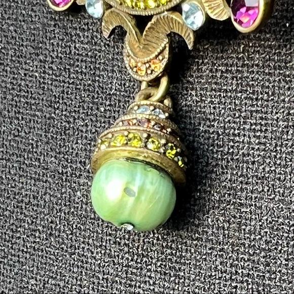 Heidi Daus Elaborate Victorian Brooch - Picture 6 of 7